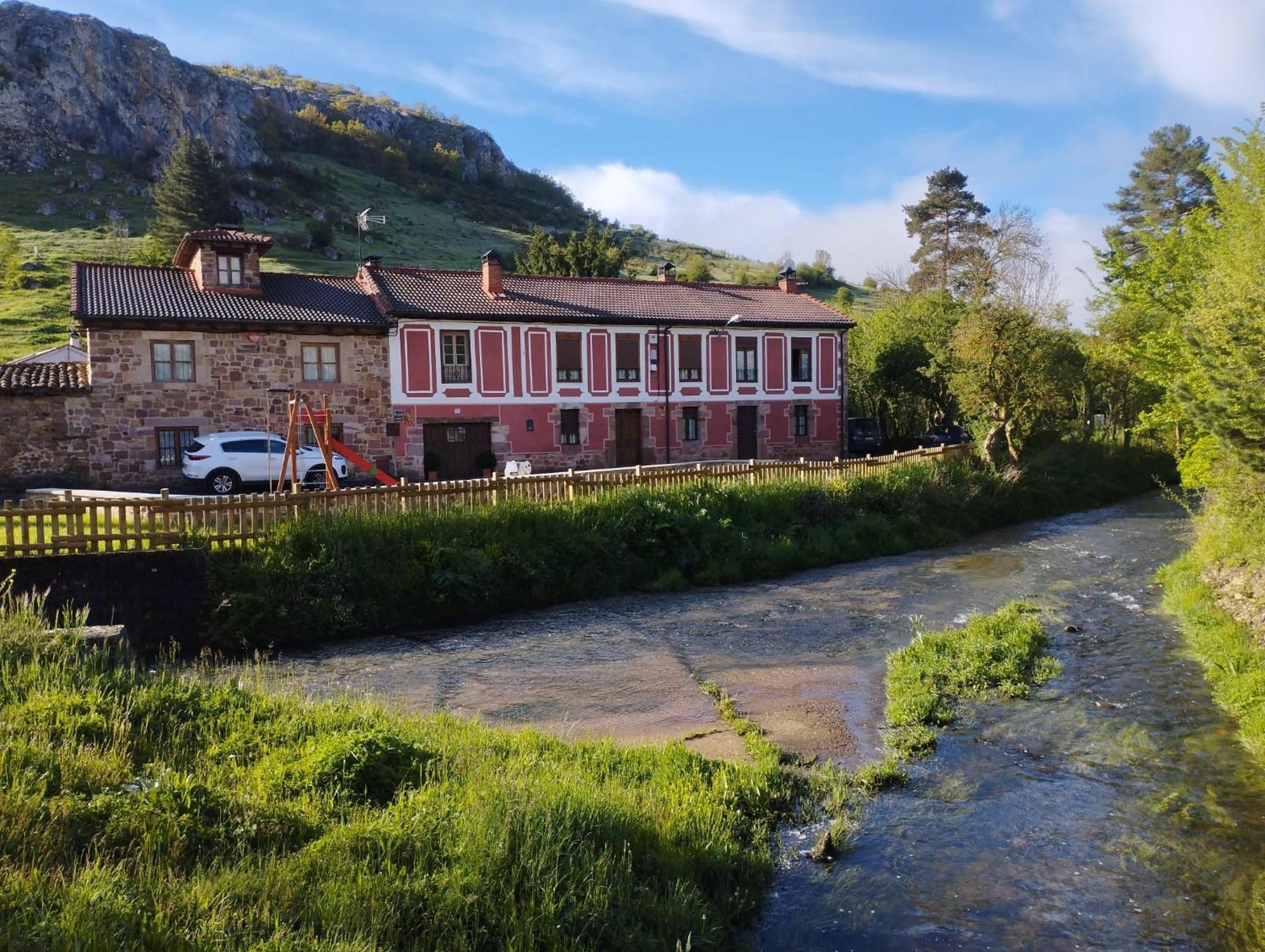 Casa Entrenidos Guest House Mudá Екстериор снимка