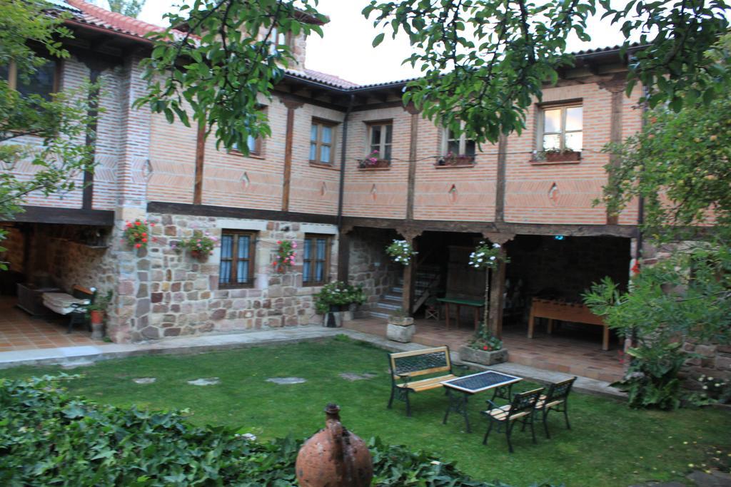 Casa Entrenidos Guest House Mudá Екстериор снимка